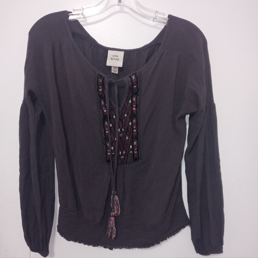 Knox Rose long sleeve smocked v neck Embroidered Peasant Blouse w tassels XS